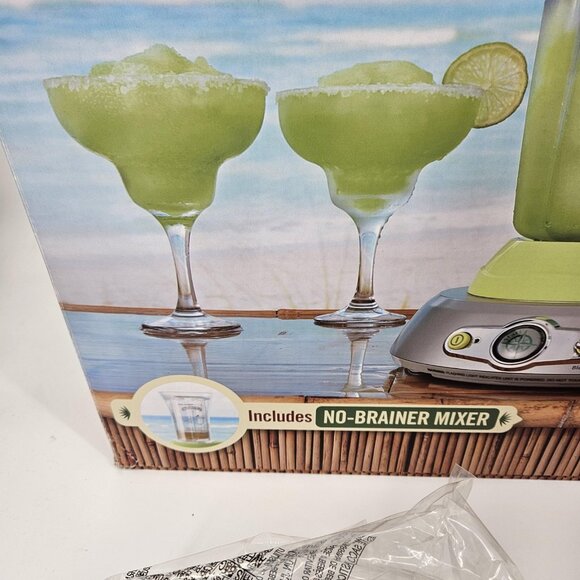 Margaritaville Bahamas Frozen Concoction Maker DM0600 No-Brainer Drink Mixer NEW - Picture 6 of 16